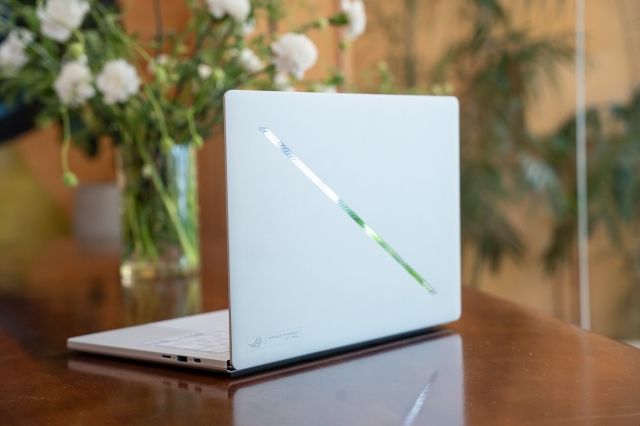 Một ngày làm việc với ASUS ROG Zephyrus G14 2024: Pin ấn tượng, AI hữu ích, thiết kế & màn hình quá đẹp