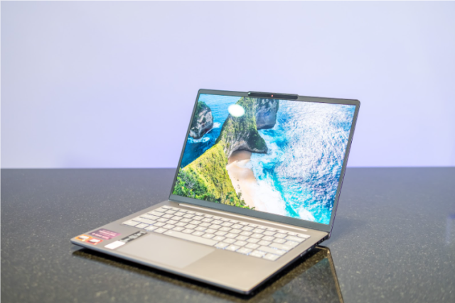 Đánh giá Lenovo IdeaPad Slim 5 14AKP10: 32GB RAM, 1TB SSD, mạnh mẽ, pin trâu, màn hình OLED, cực kỳ đáng mua